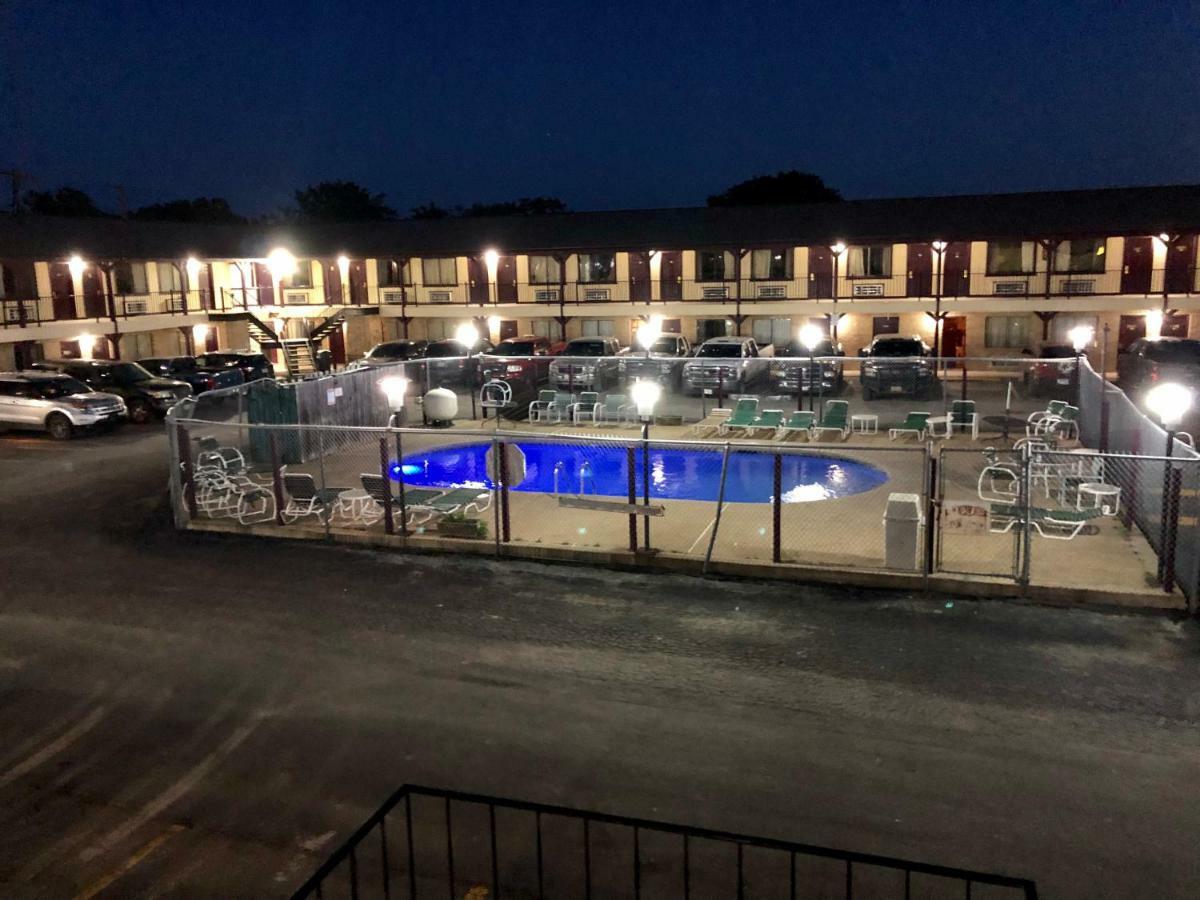 The Inn At Mexia Exterior photo